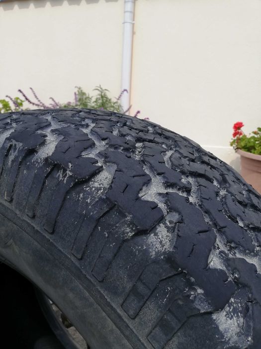 4x Pneus BF Goodrich all terrain 285 75 R16