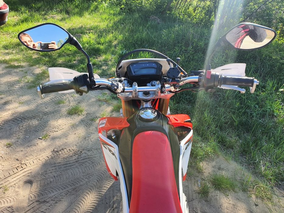 Honda CFR 250 L motocykl
