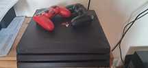 Konsola ps4 pro + 2 pady + gra
