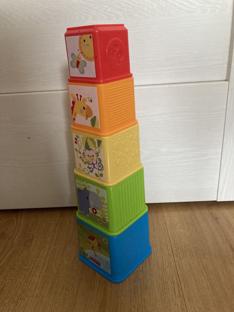 FISHER PRICE KLOCKI ODKRYWCY piramidka kubeczki 6m+