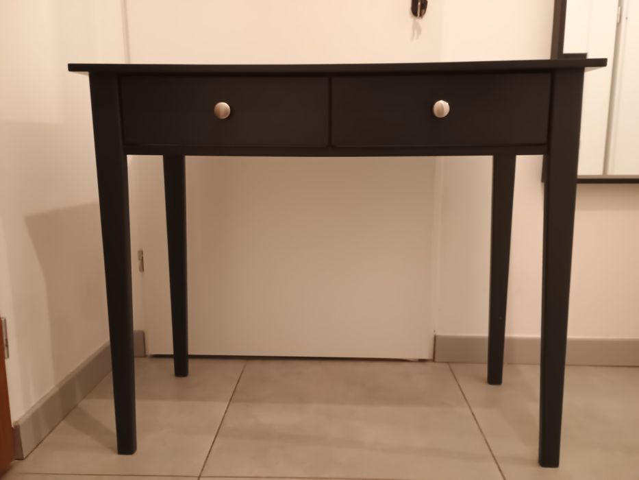 Komoda, konsola z szufladkami