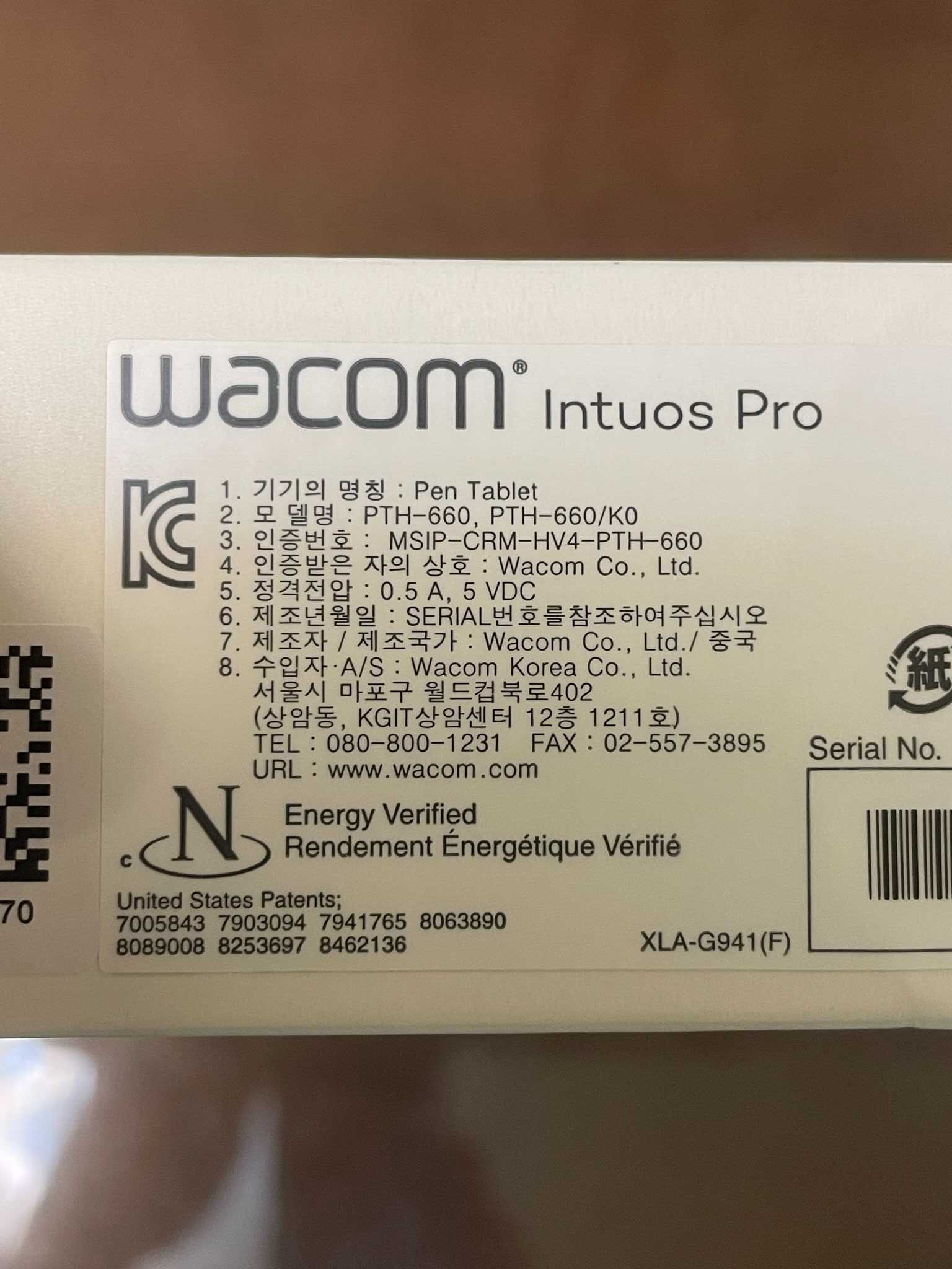 Графический планшет Wacom Intuos Pro M Bluetooth PTH-660