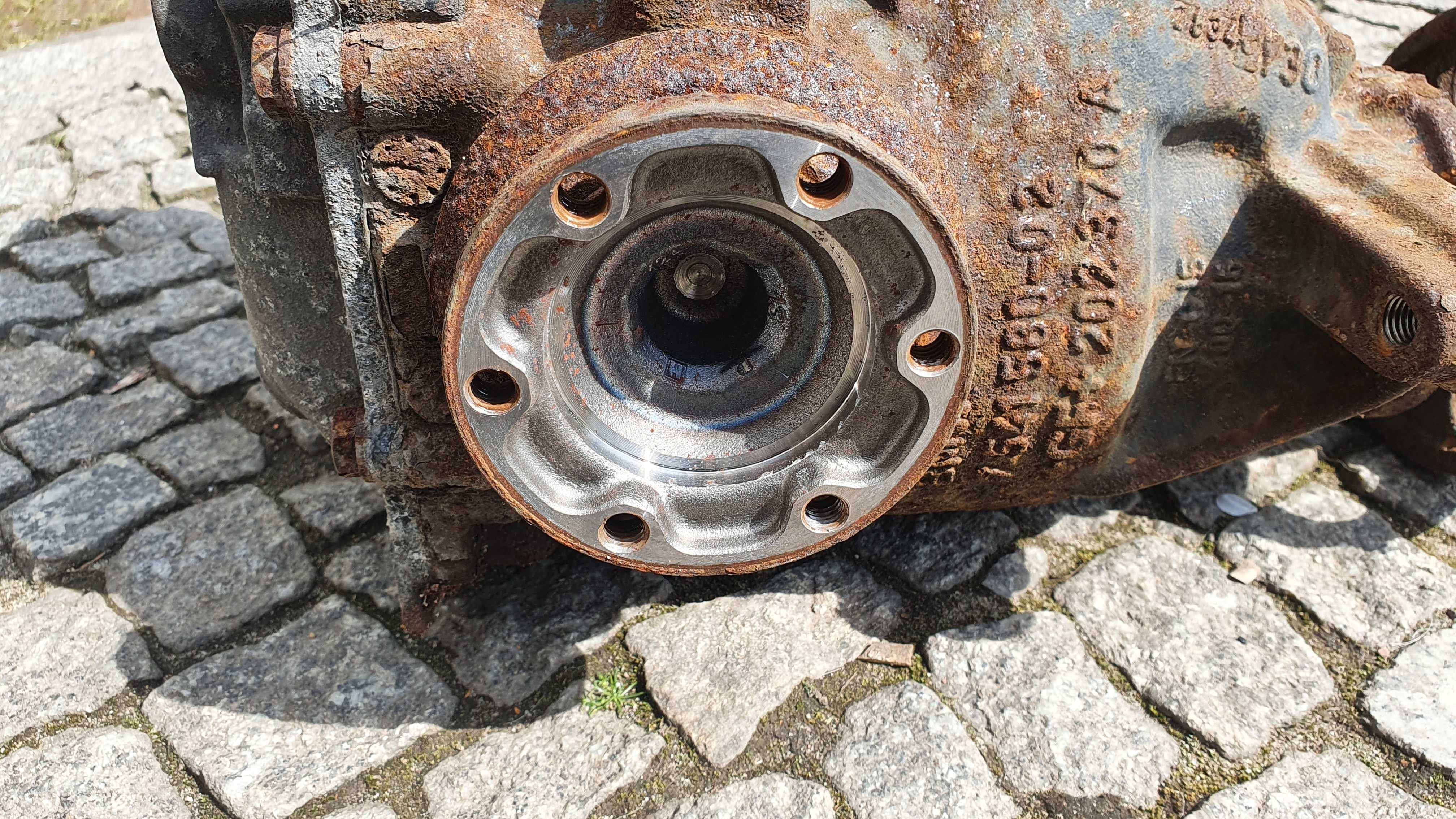 Most tylny dyfer dyferencjał 3,23 BMW E90 E91 318d E87 E82 N47 118d