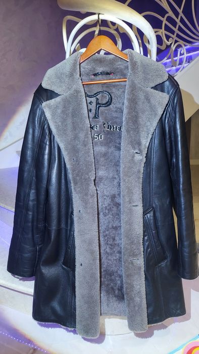 Шкіряна чоловіча куртка.