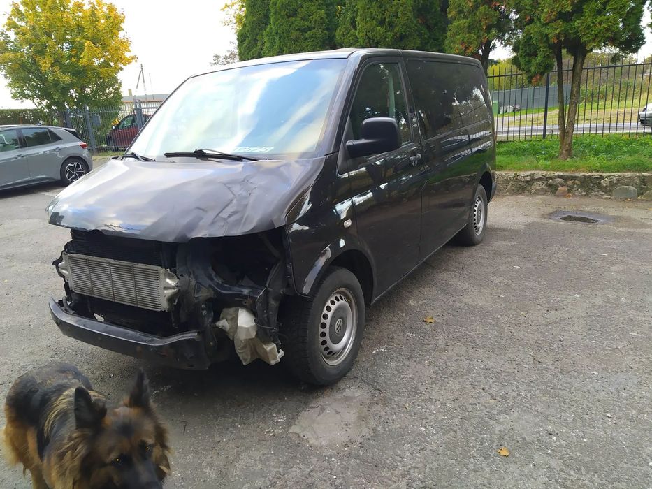 Volkswagen Transporter Ośmio-osobowy , oszczędny diesel , klima