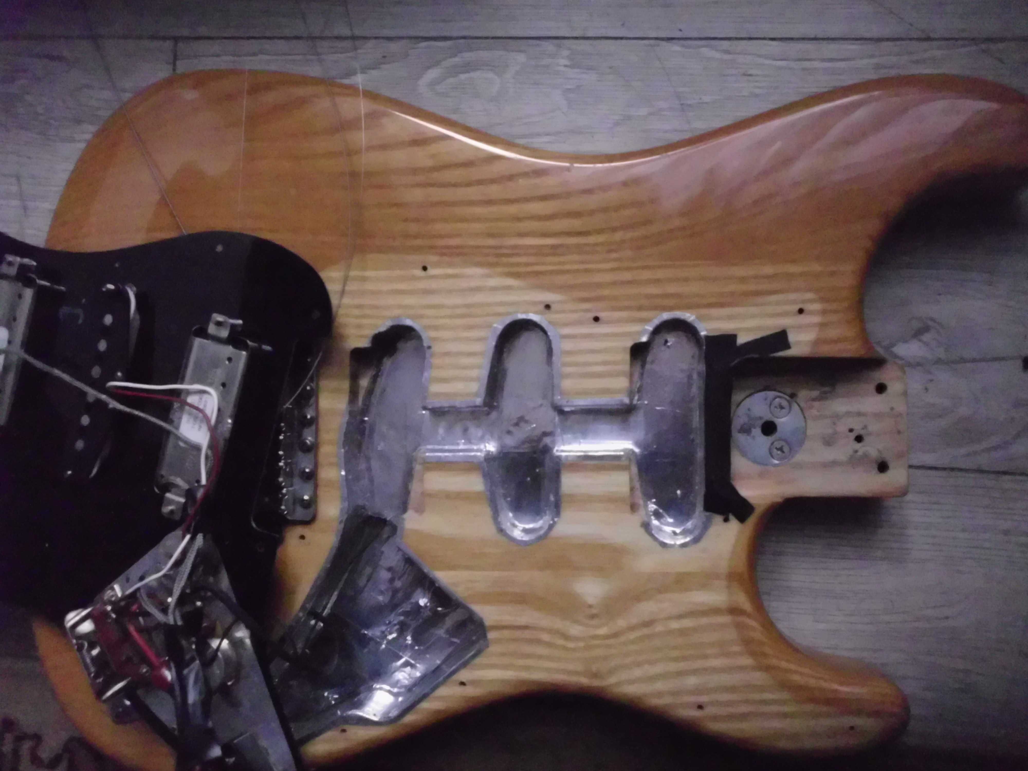 Fender Stratocaster Era CBS lata siedemdziesiąte