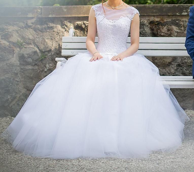 Biała suknia ślubna, w stylu princesski 34/36