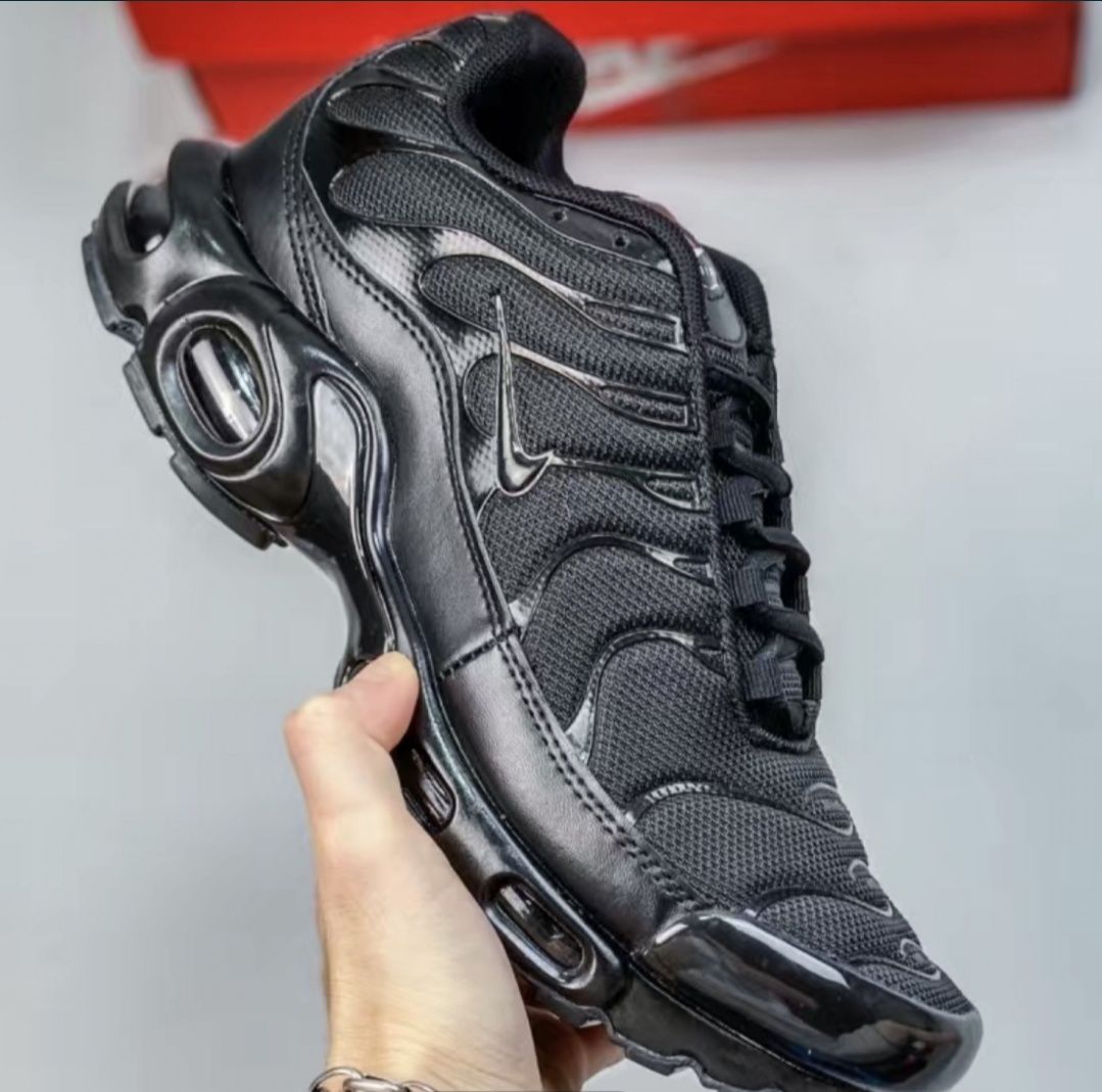 Nike Air Max Plus TN В восьми кольорах