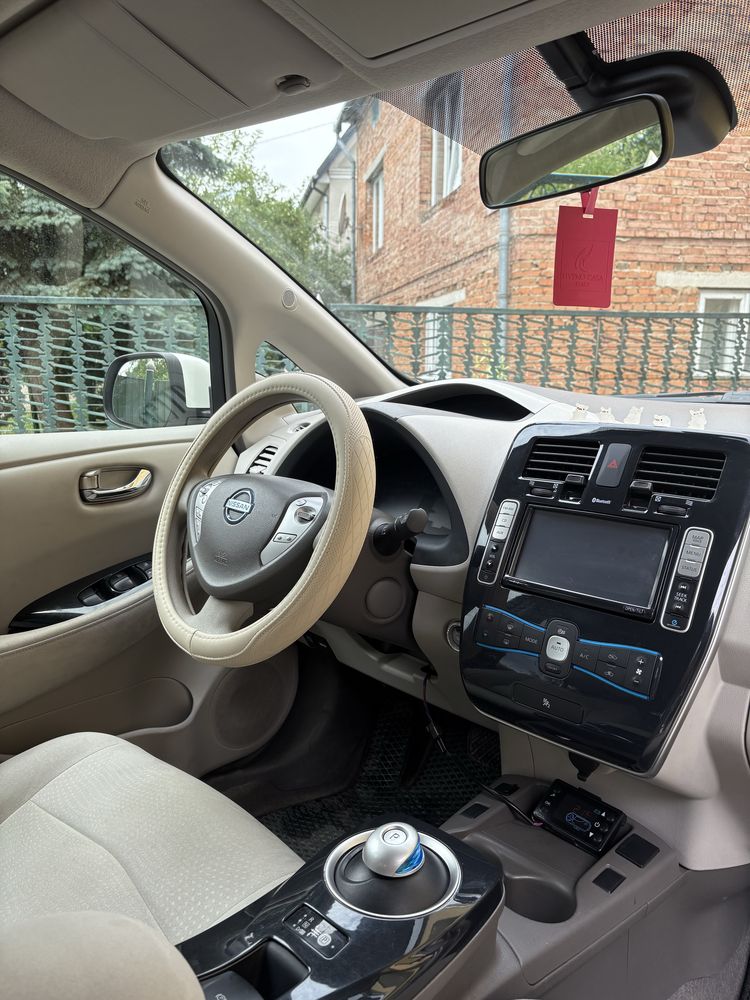 Nissan Leaf 2012