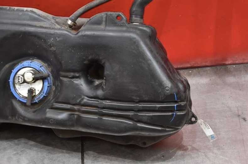 Zbiornik Bak paliwa TOYOTA yaris 1 I 1.3 VVTi 04R