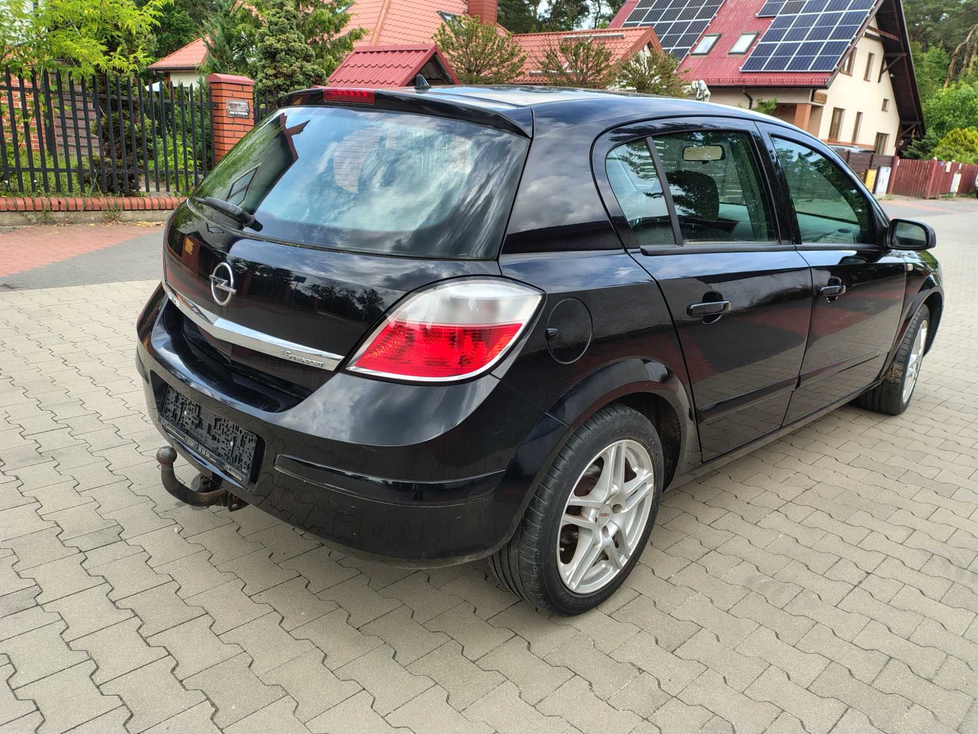 Opel Astra 1 6 benzyna idealna