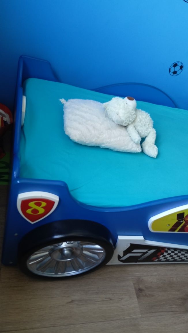 Łóżko auto niebieskie +materac