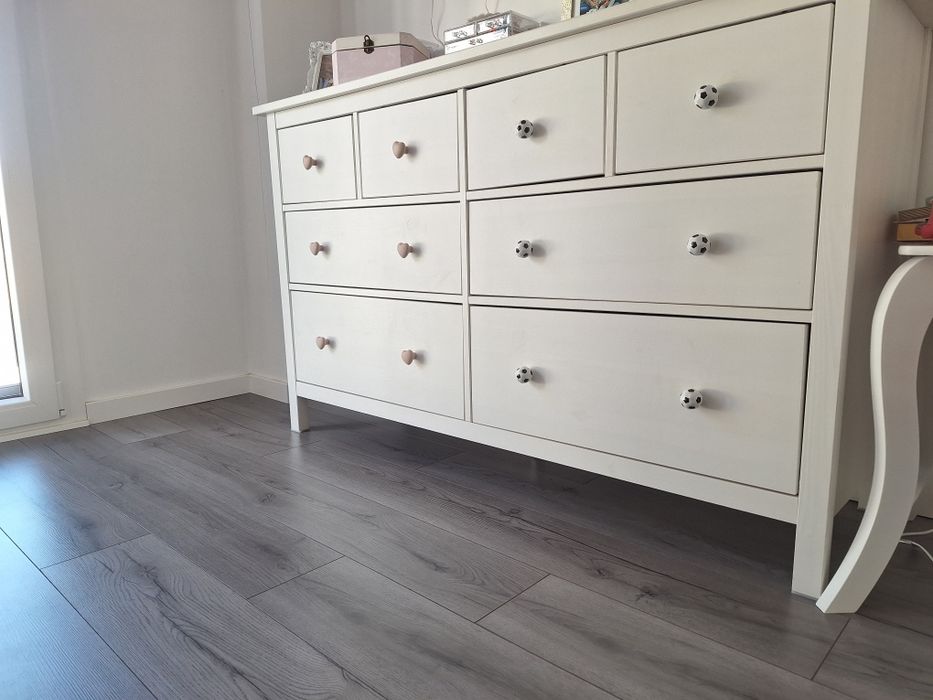 HEMNES
Cómoda c/8 gavetas, velatura branca, 160x96 cm