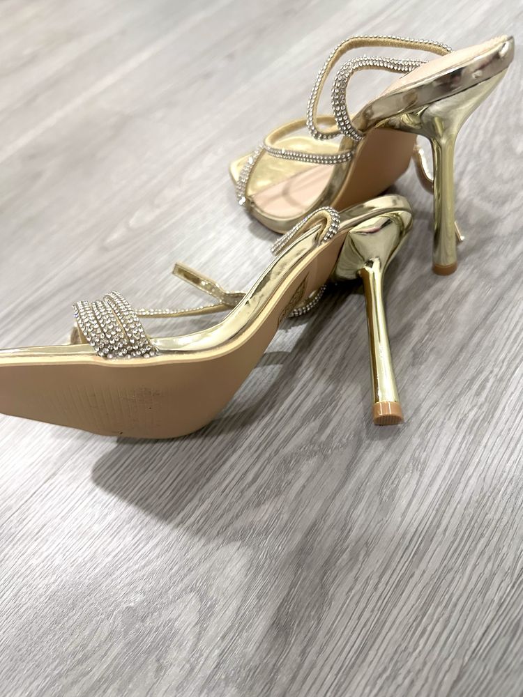 Sandalias salto alto - novas