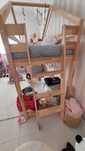 Cama beliche com escada