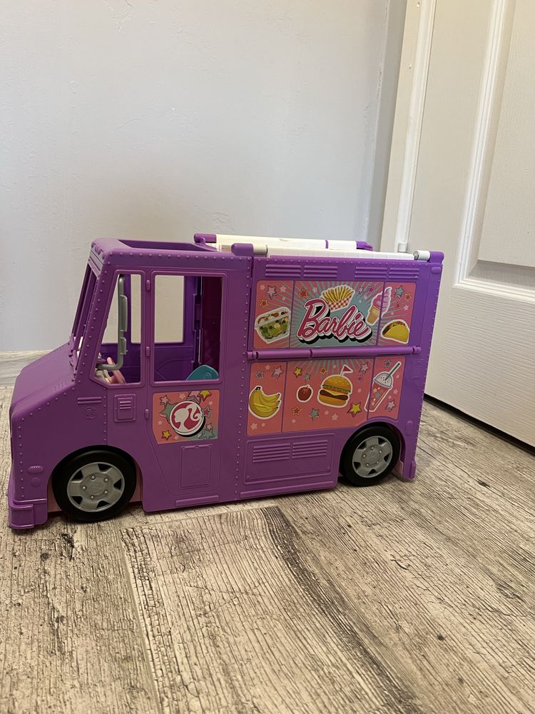 Barbie food truck