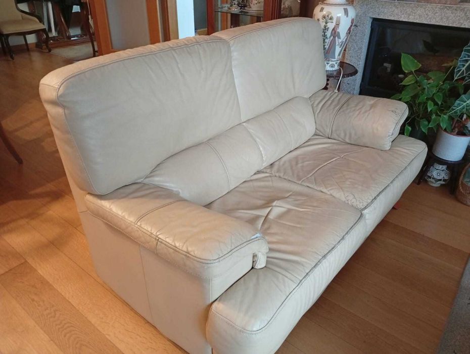 Sofás em pele (usados)