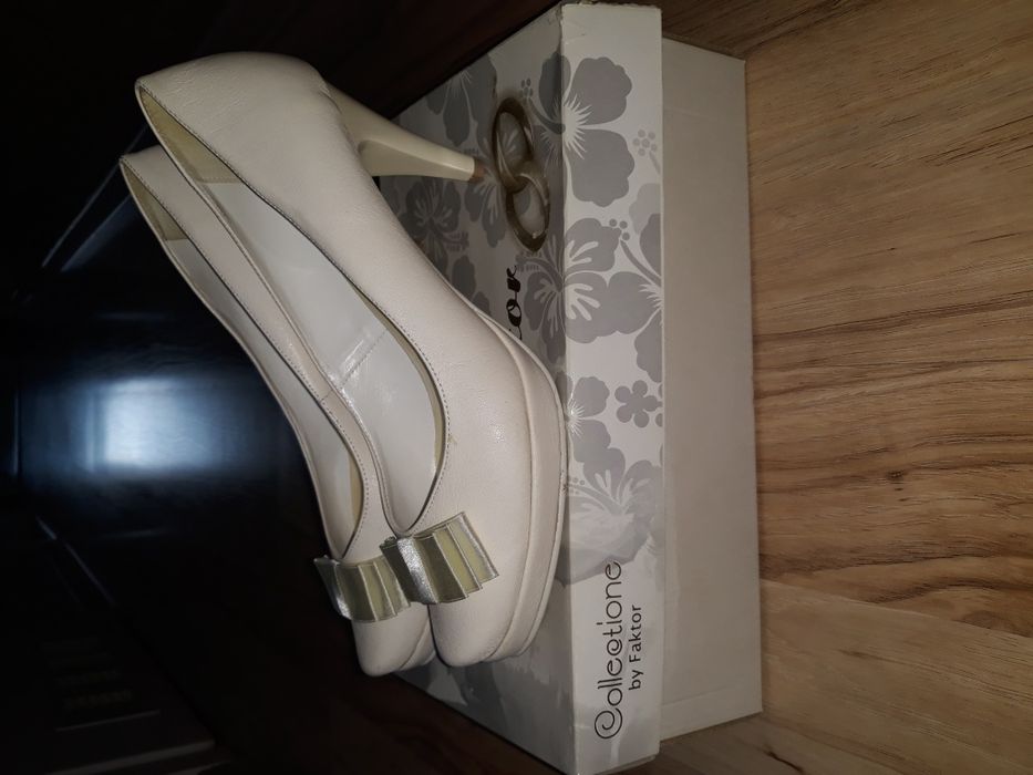 Buty czółenka ślubne