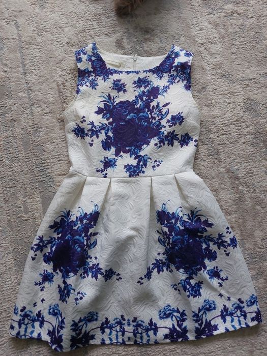 Сукня яскрава нова