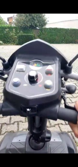 Електричний скутер для інвалідів