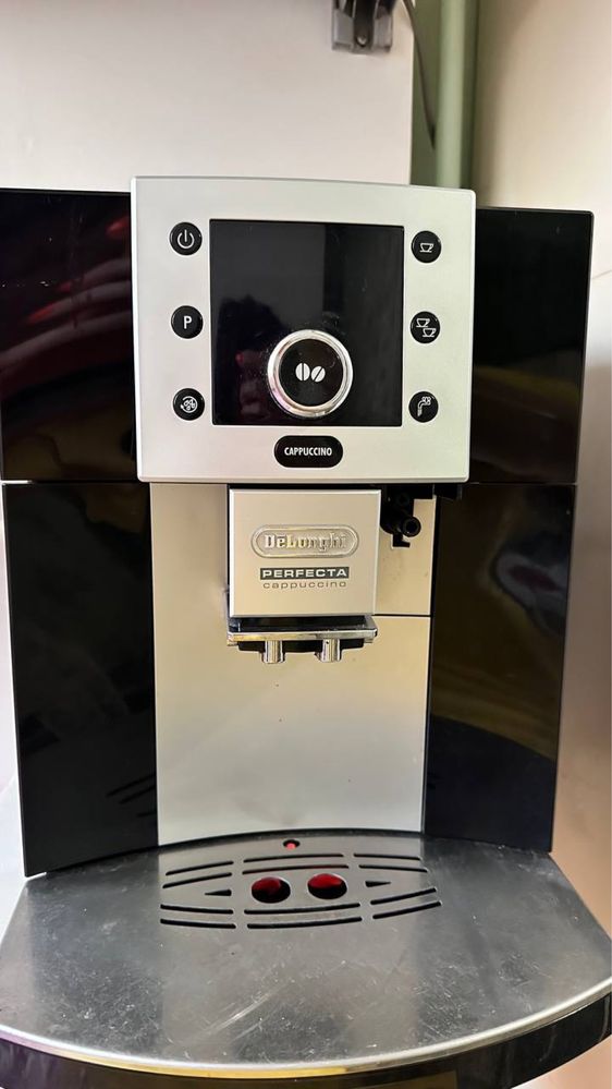 Кофемашина  Delonghi ESAM 5500