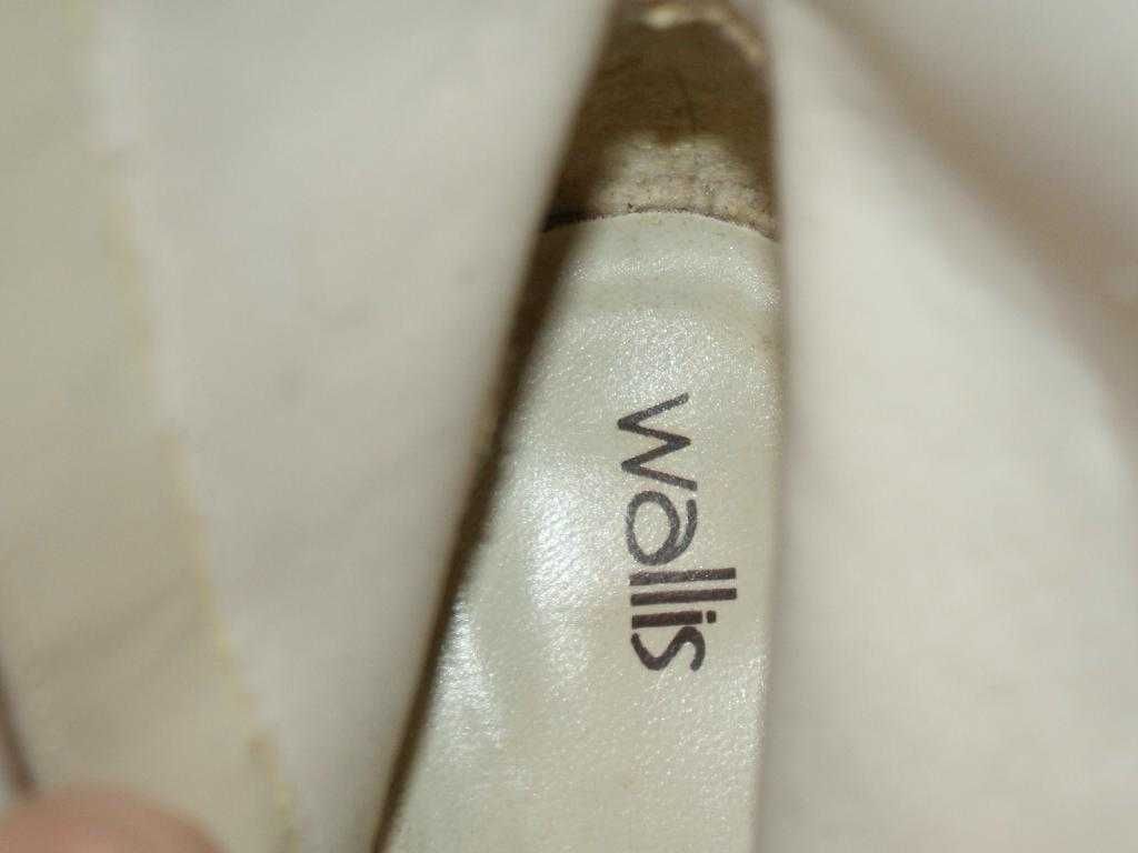 Wallis skórzane beżowe botki damskie jasne 39
