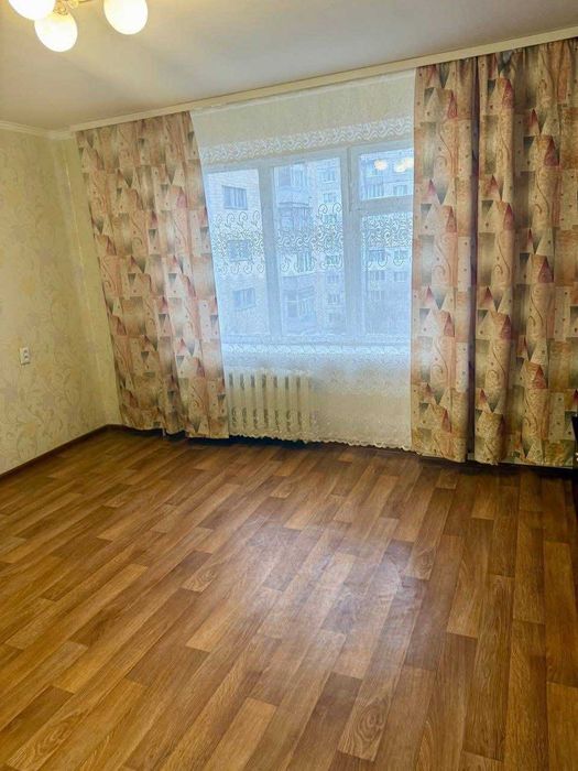 41487 Продається світла 2-кімнатна квартира у Пд-Зх районі!