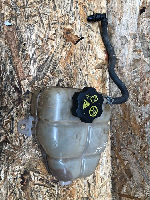 Zbiorniczek wyrównawczy Opel Meriva b