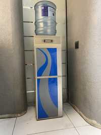 Кулер для води с лёдогенератором  550V белый Холодильник