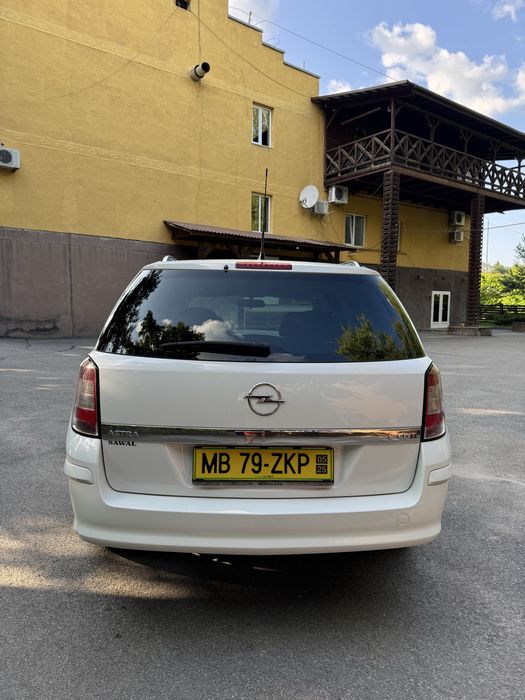 свіжоприганий(вже на укр. номерах) Opel Astra H 2011 універсал 1.7 диз