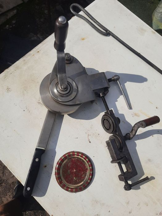 Машинка для выравнивания закаточных крышек