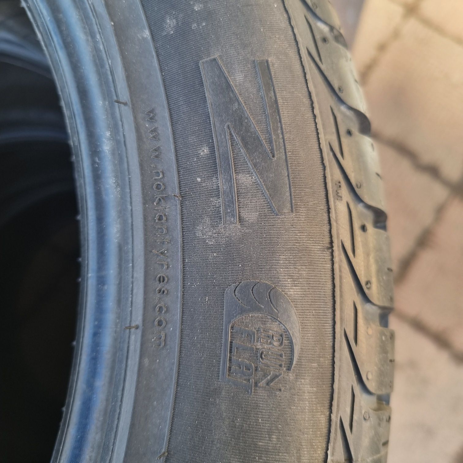 шины 225/50/17 nokian z run flat