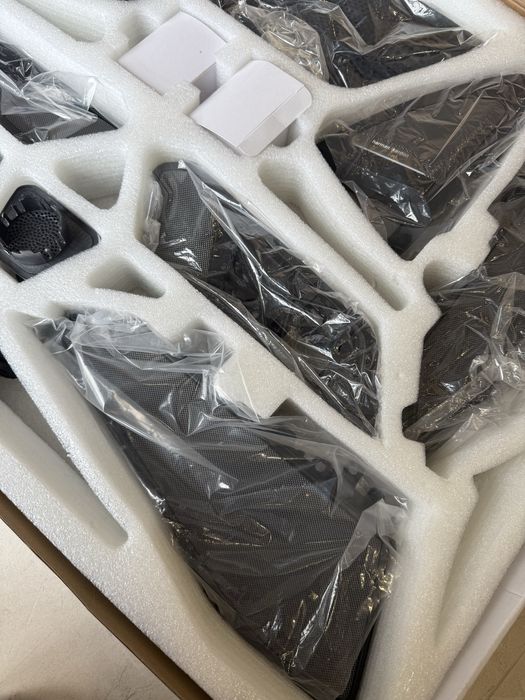 Накладки на колонки Harman kardon для BMW X5 G05