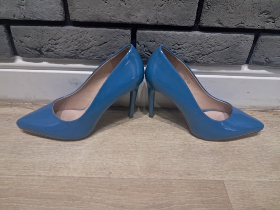 Szpilki niebieskie roz.40 Sergio Leone