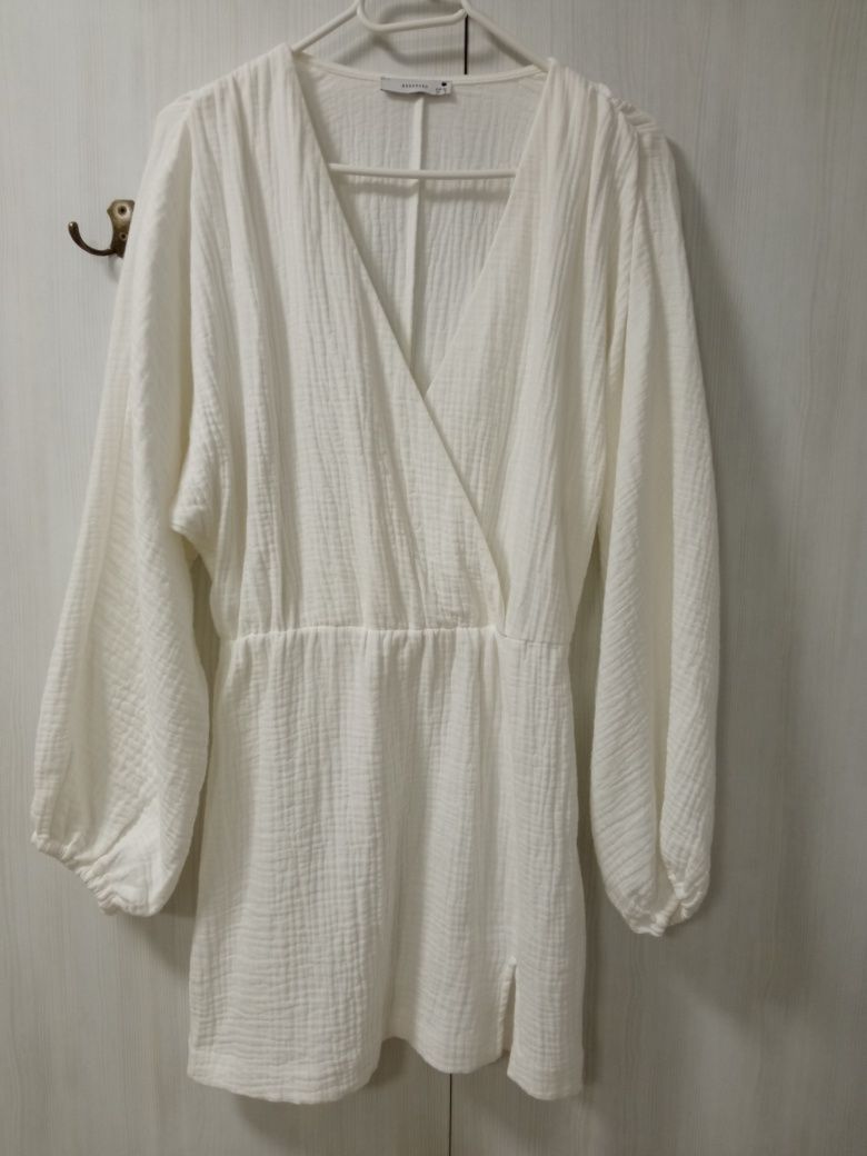 Sukienka biała Reserved.