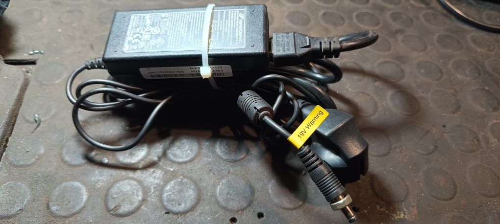 Zasilacz Asus FSP Group 19V