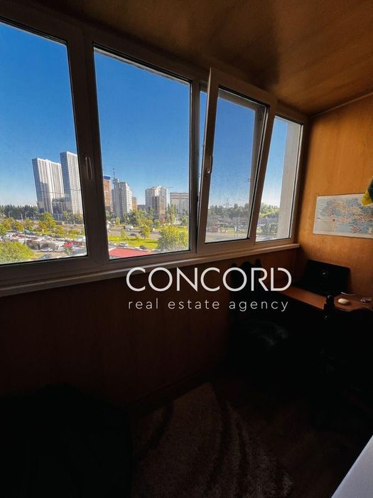 Метро Теремки. Продам 3к Академіка Заболотного вул., 46