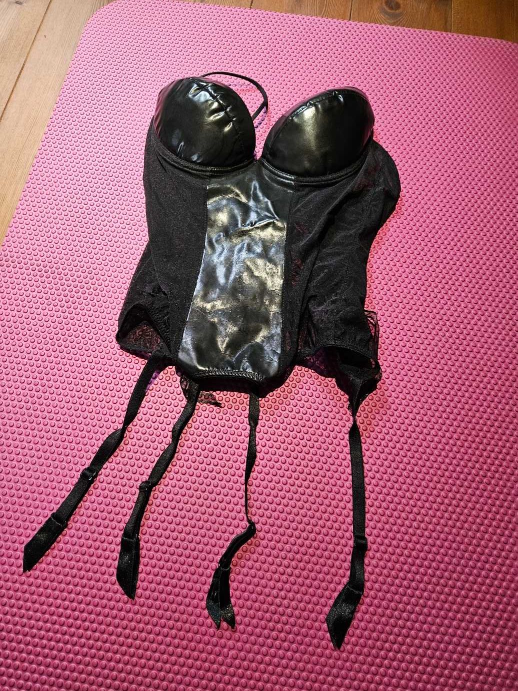 Seksowne body push-up 75B