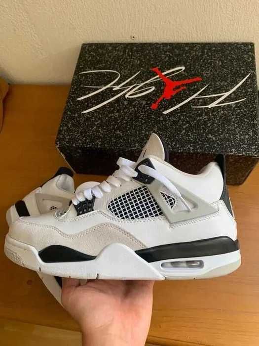 "Buty koszykówki" Jordan_4_Retro_military_black_R.42