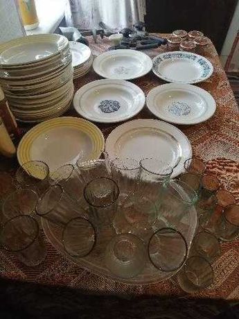 Продам посуду, тарелки, стаканы по символическим ценам.