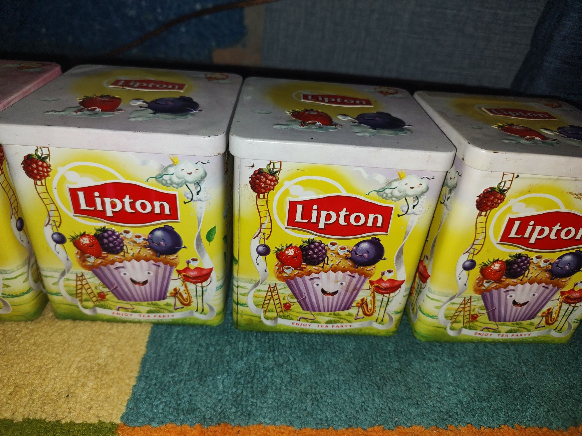 Металеві коробки Lipton