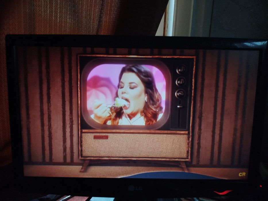 Монитор LG с дефектом