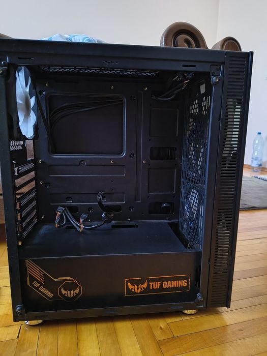 Корпус Aerocool python