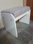 Taboret meblowy drewniany biały matowy