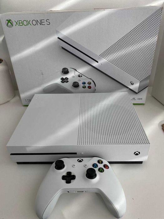 Ігрова консоль Xbox One S на 1TB + диск GTA V