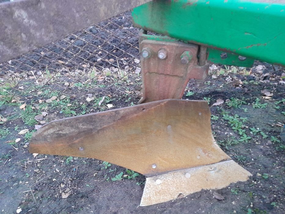 Продається 2х корпусний плуг