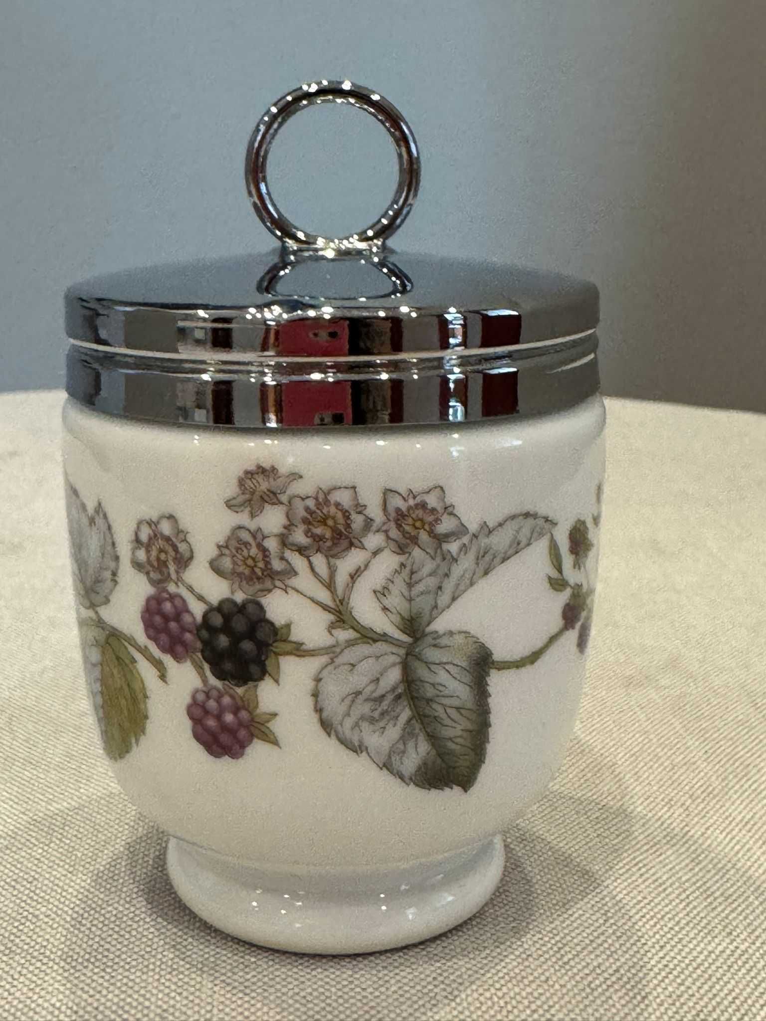 "Egg Coddler" pojemniki do gotowania jajek, porcelana Royal Worcester