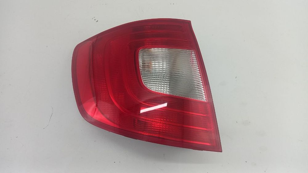 Фонарь задний левый стоп Skoda Superb II 2009-2013 гг 3T9945095L
