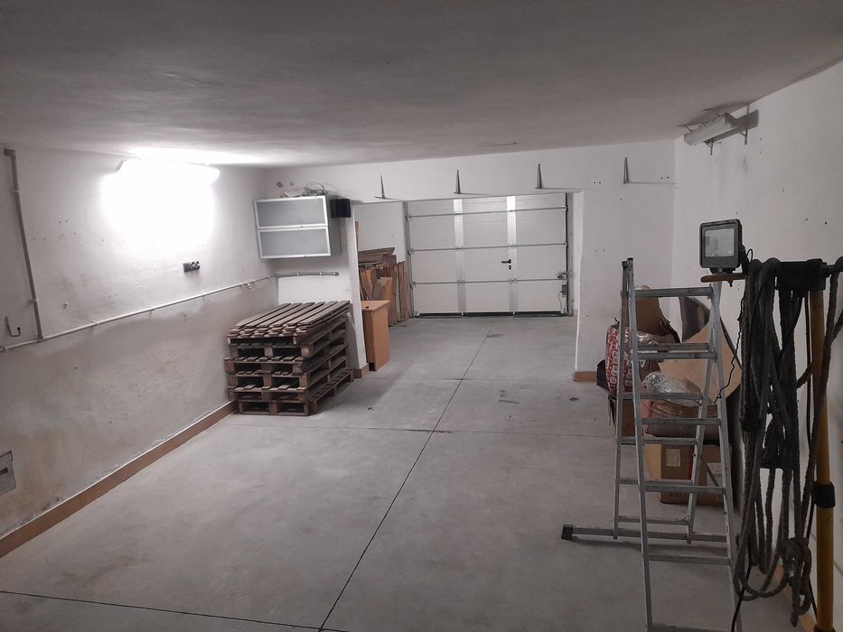 Garaż Hala  9m x 4 m  Pszczyna , Piasek  prad woda  wc dojaz kamery