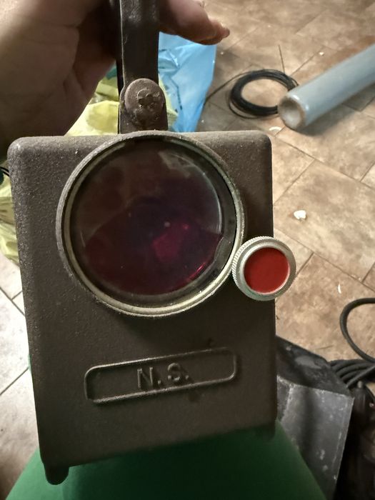 Lampa kolejowa sygnalizacyjna